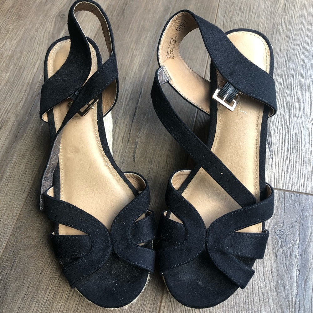 AE Suede Wedges